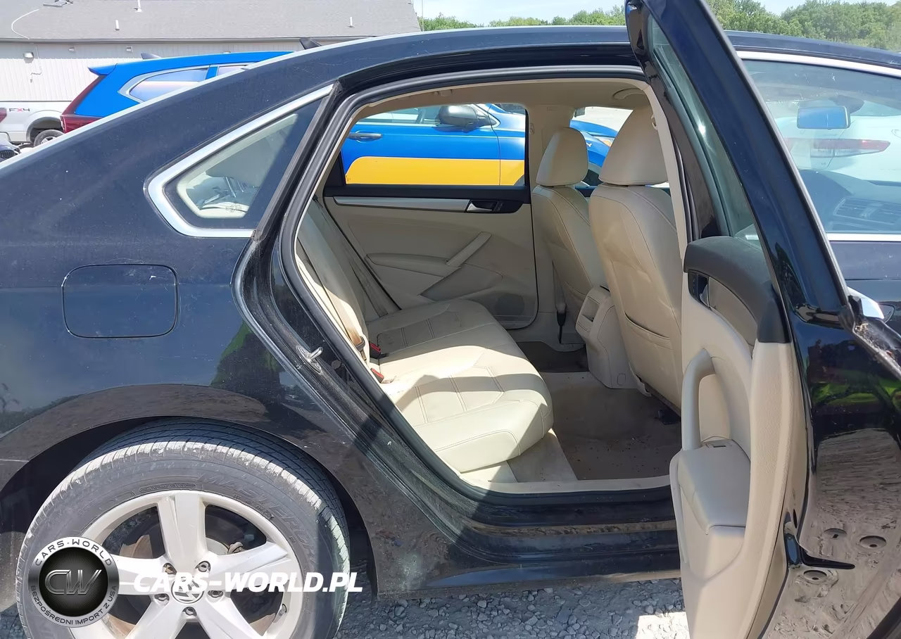 2015 Volkswagen Passat 1.8T Limited Edition VIN:1VWAT7A31FC114008 - 8