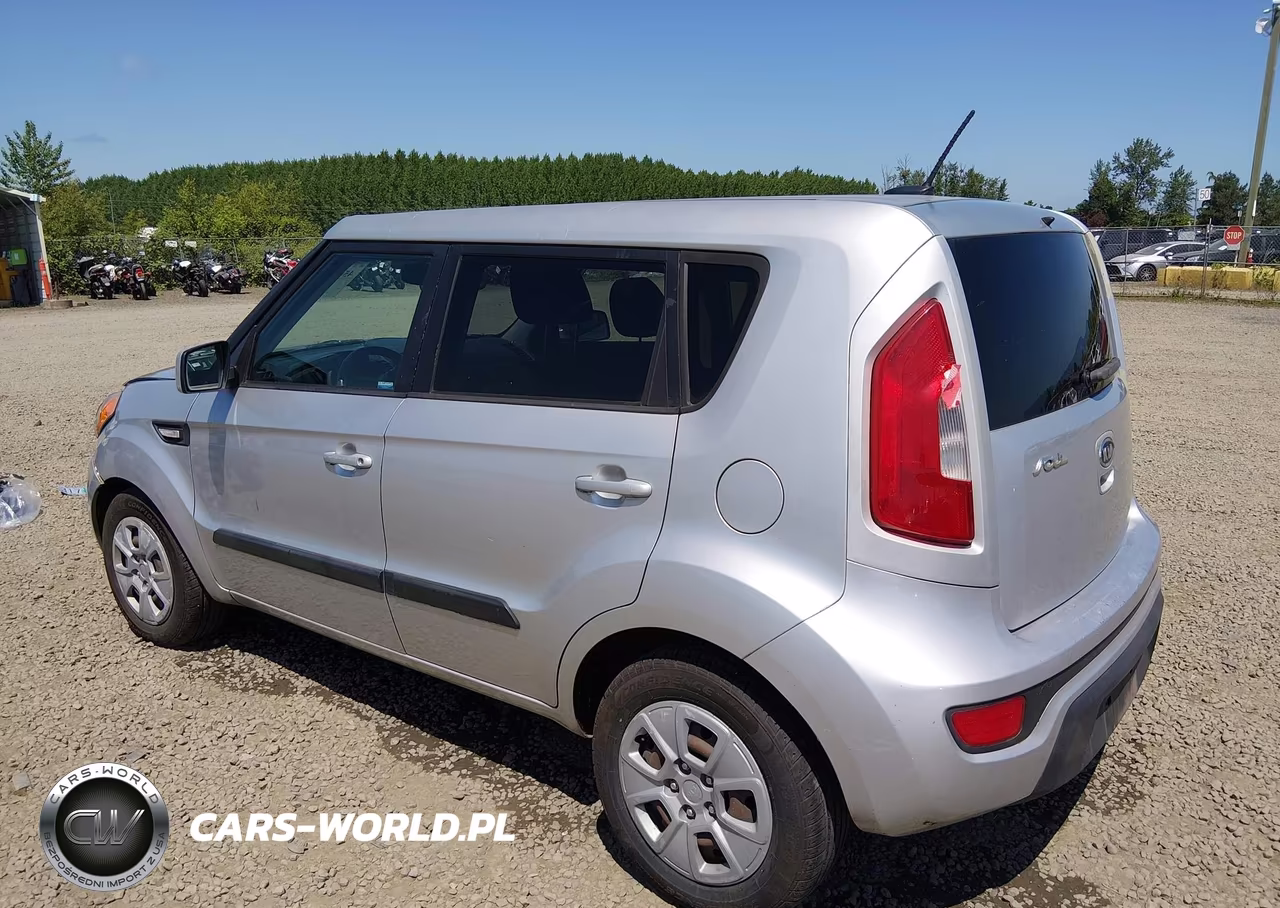 2012 Kia Soul VIN:KNDJT2A51C7462242 - 3