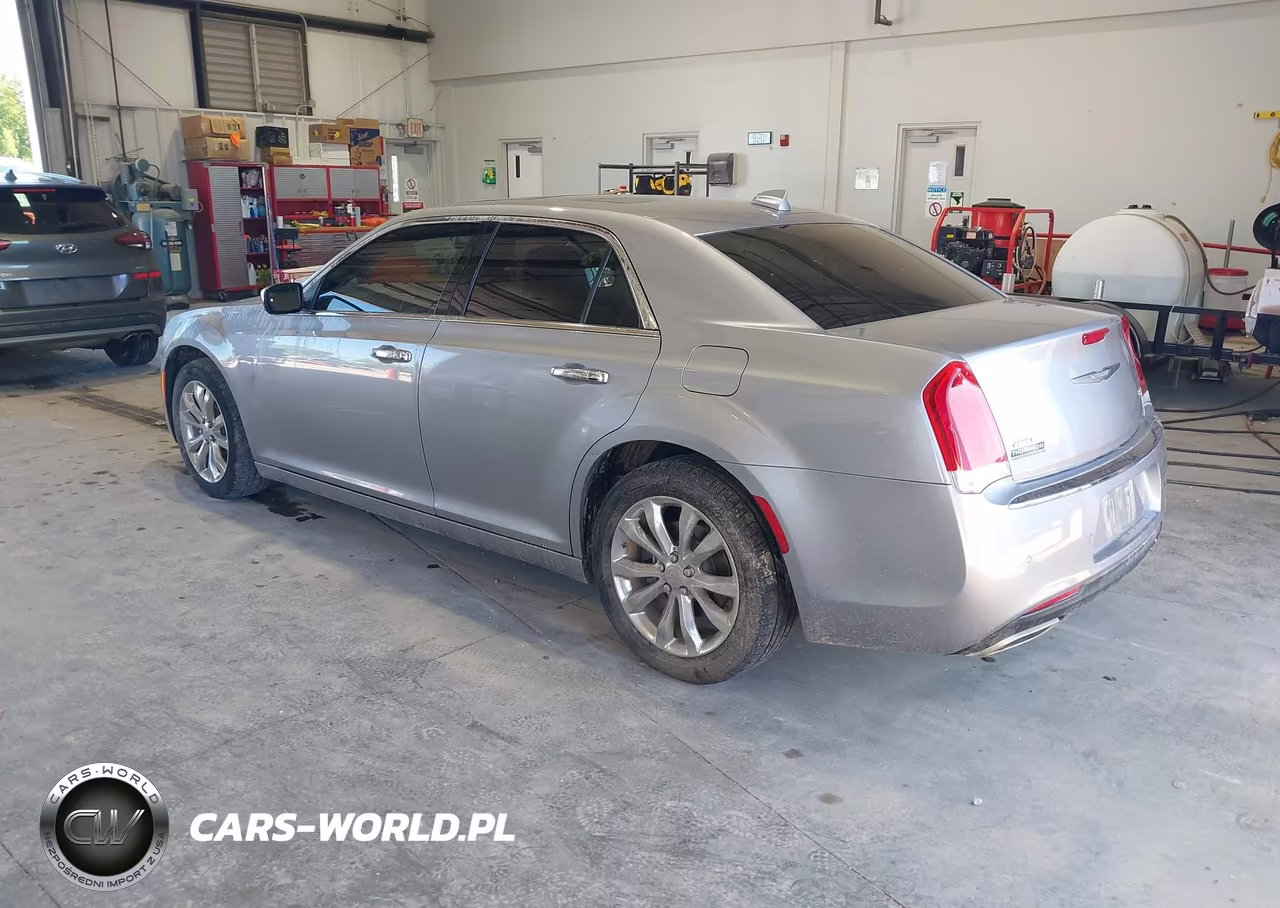 2015 Chrysler 300C Awd VIN:2C3CCAKG8FH769570 - 3