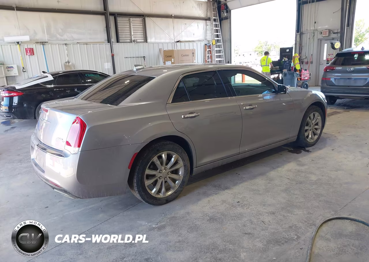 2015 Chrysler 300C Awd VIN:2C3CCAKG8FH769570 - 4