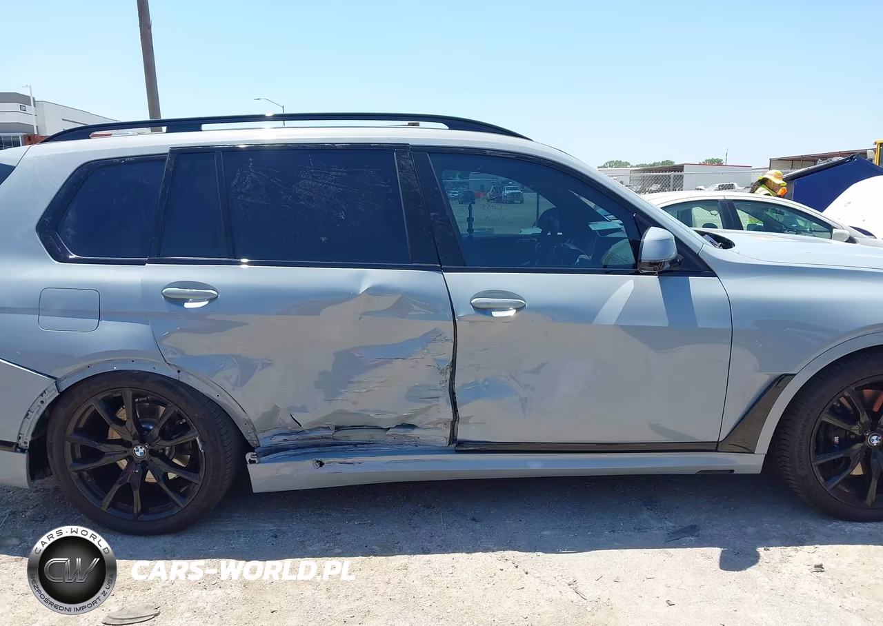 2024 BMW X7 xDrive40I VIN:5UX23EM03R9V45818 - 13