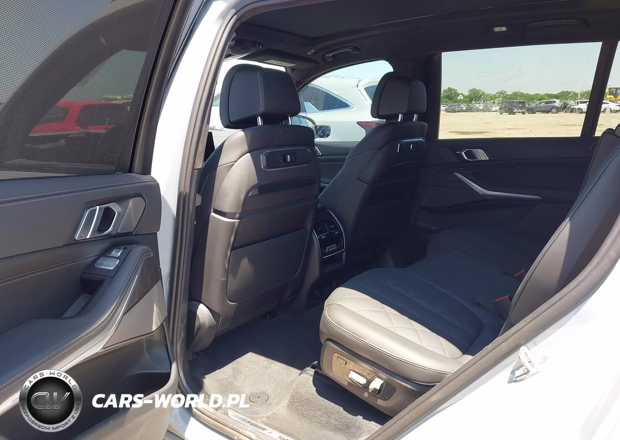 2024 BMW X7 xDrive40I VIN:5UX23EM03R9V45818 - 8
