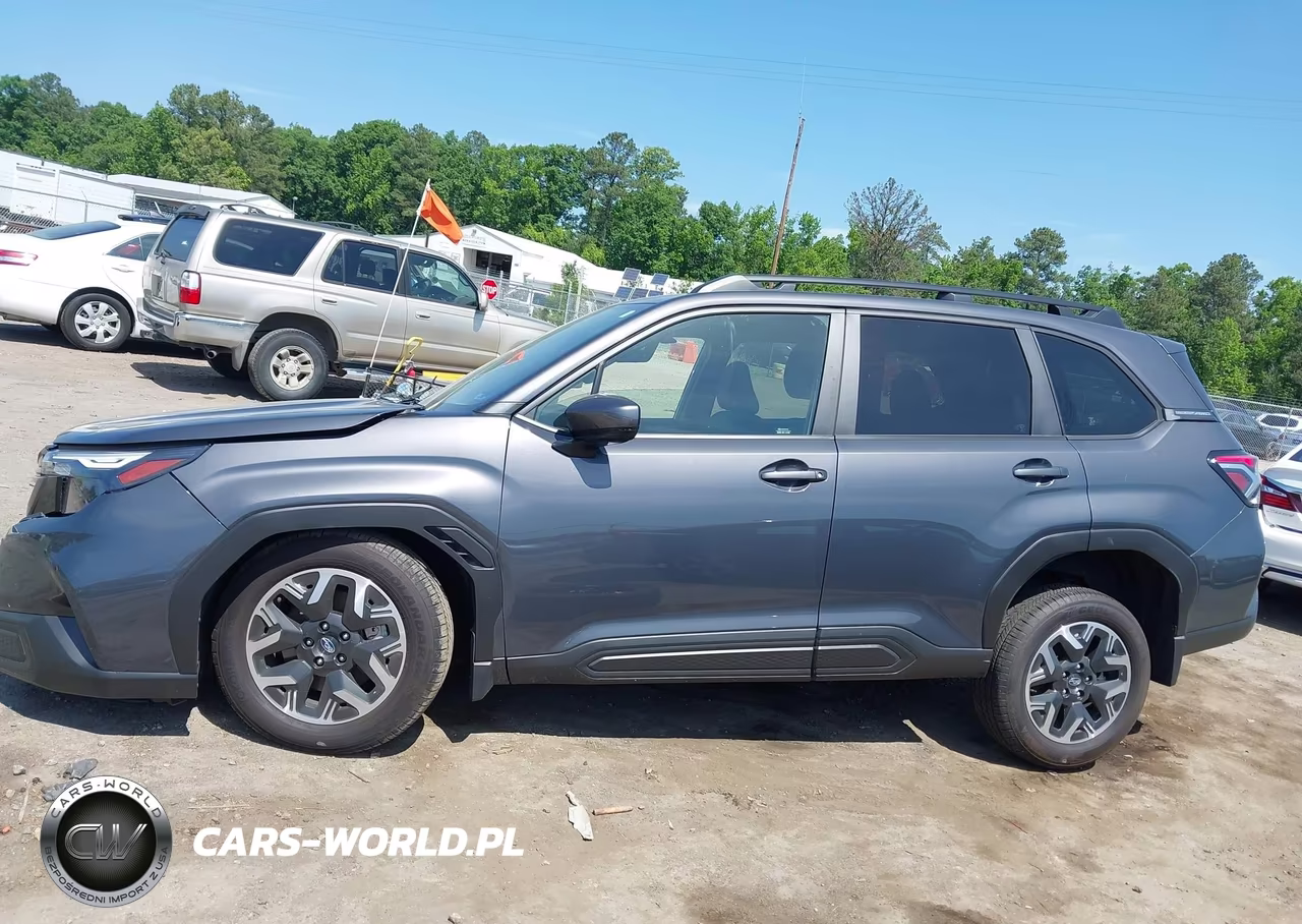2025 Subaru Forester Premium VIN:JF2SLDDCXSH547892 - 13