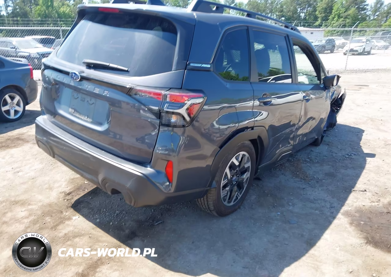 2025 Subaru Forester Premium VIN:JF2SLDDCXSH547892 - 4