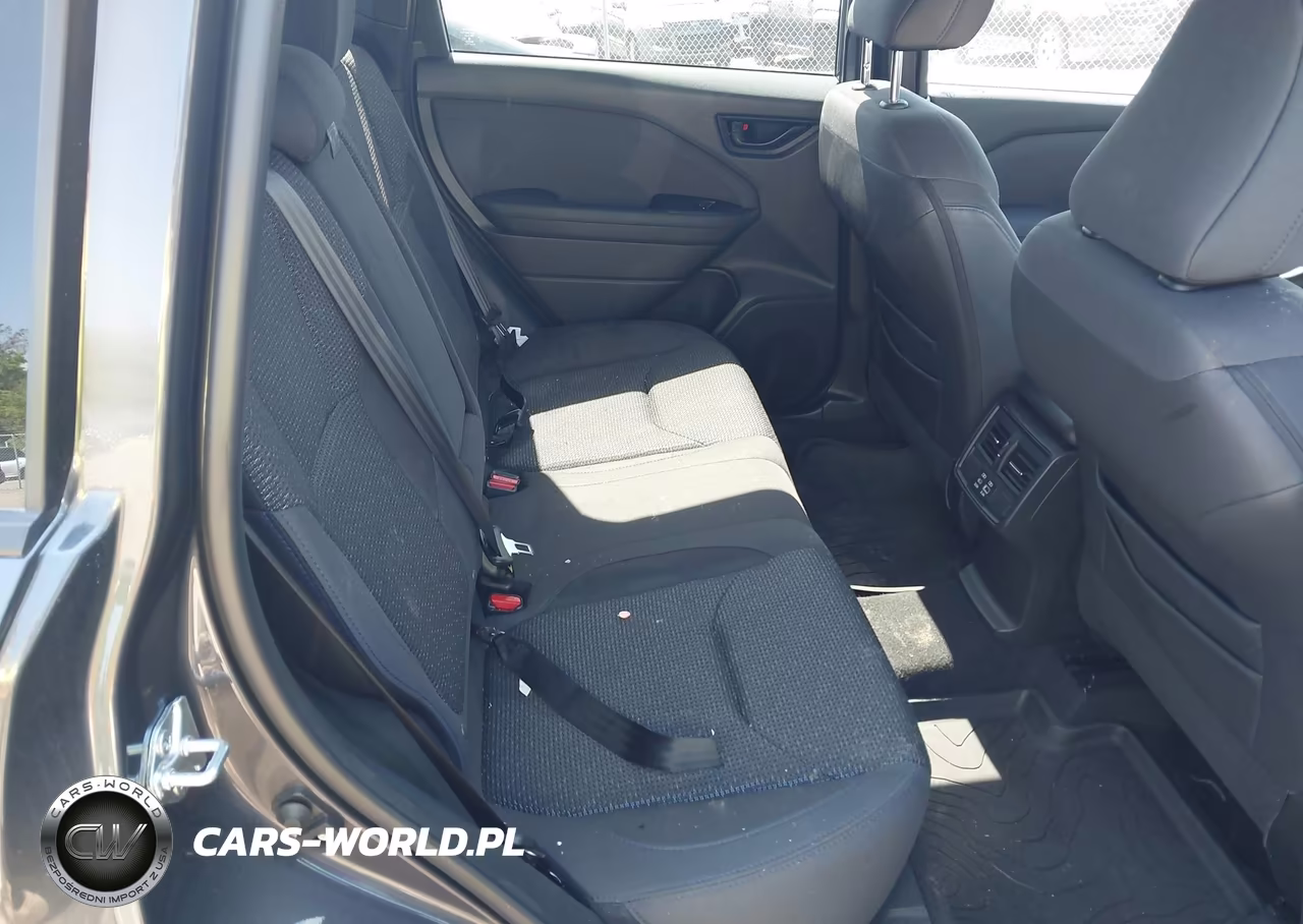 2025 Subaru Forester Premium VIN:JF2SLDDCXSH547892 - 8