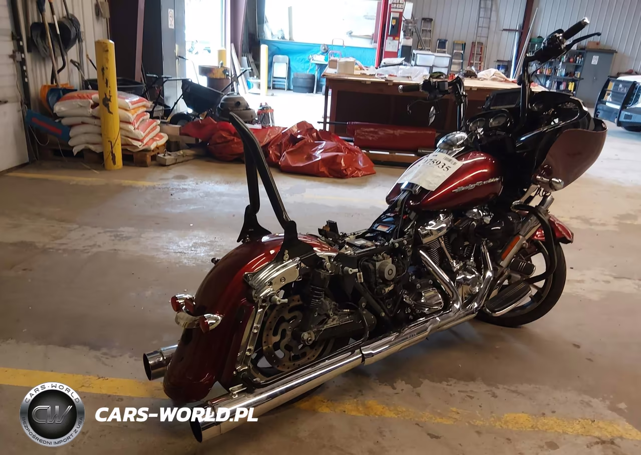 2017 Harley-Davidson Fltrxs Road Glide Special VIN:1HD1KTC19HB673260 - 4