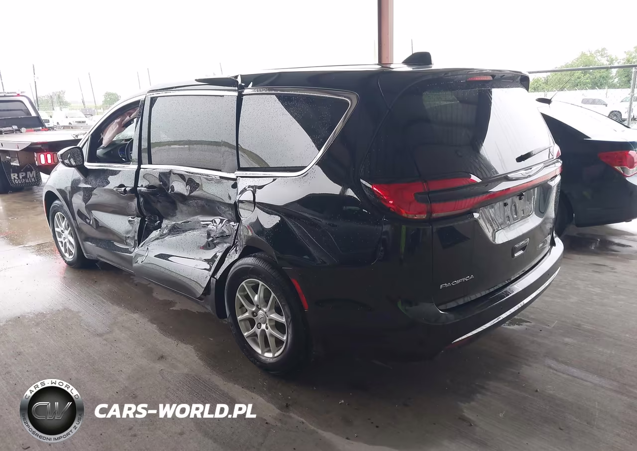 2026 Chrysler Pacifica Select VIN:2C4RC1BG5TR152753 - 3