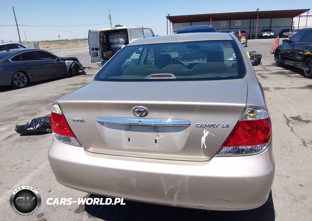 2005 Toyota Camry Le VIN:4T1BE32K55U413361 - 16