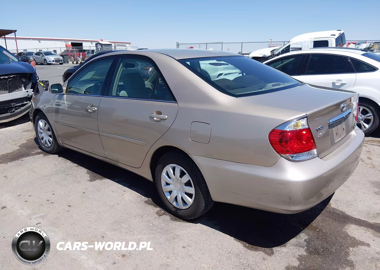 2005 Toyota Camry Le VIN:4T1BE32K55U413361 - 3