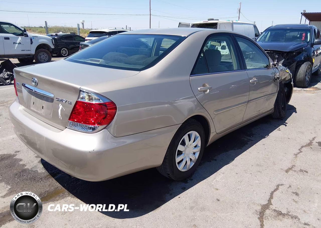 2005 Toyota Camry Le VIN:4T1BE32K55U413361 - 4