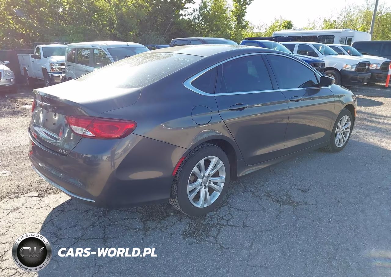 2016 Chrysler 200 Limited VIN:1C3CCCAB4GN181353 - 4