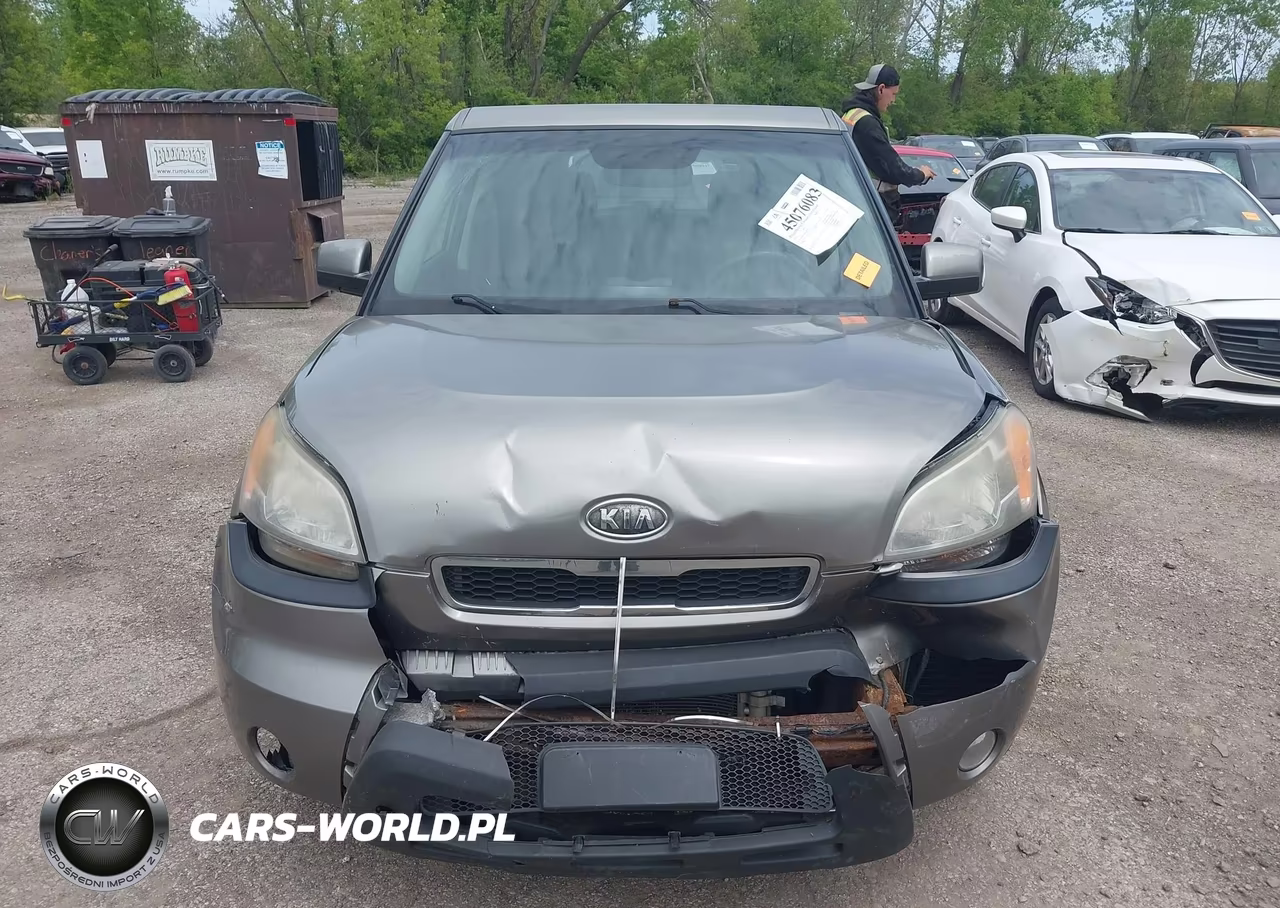 2011 Kia Soul + VIN:KNDJT2A26B7271971 - 12