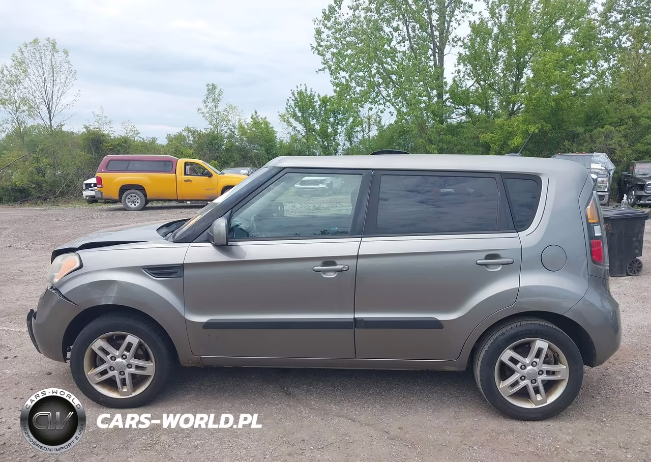 2011 Kia Soul + VIN:KNDJT2A26B7271971 - 14