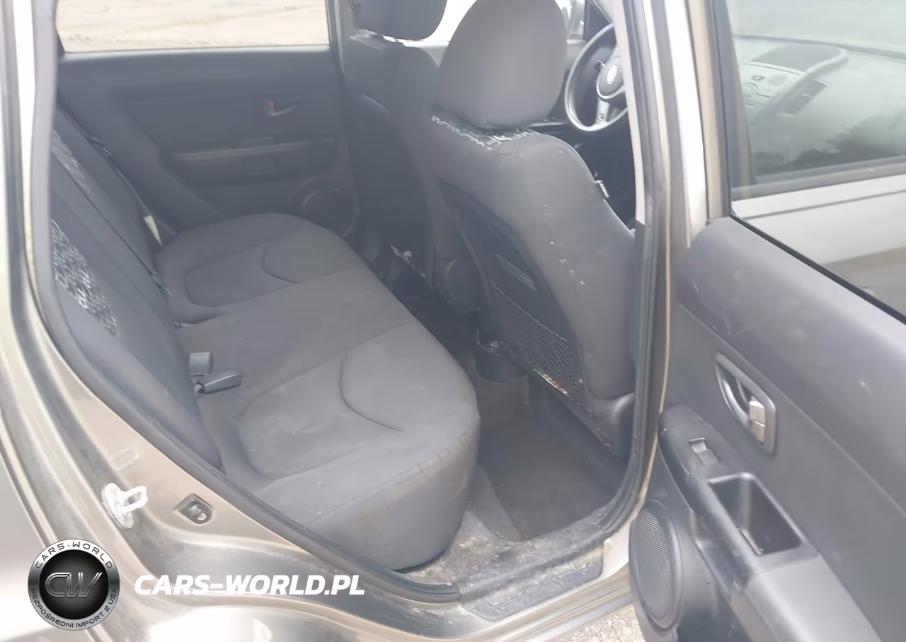 2011 Kia Soul + VIN:KNDJT2A26B7271971 - 8