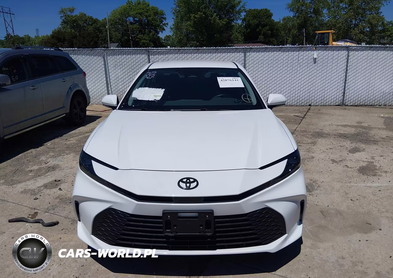 2026 Toyota Camry Le VIN:4T1DAACK9TU684069 - 12