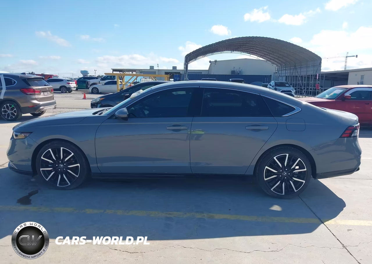 2023 Honda Accord Hybrid Touring VIN:1HGCY2F85PA023682 - 14