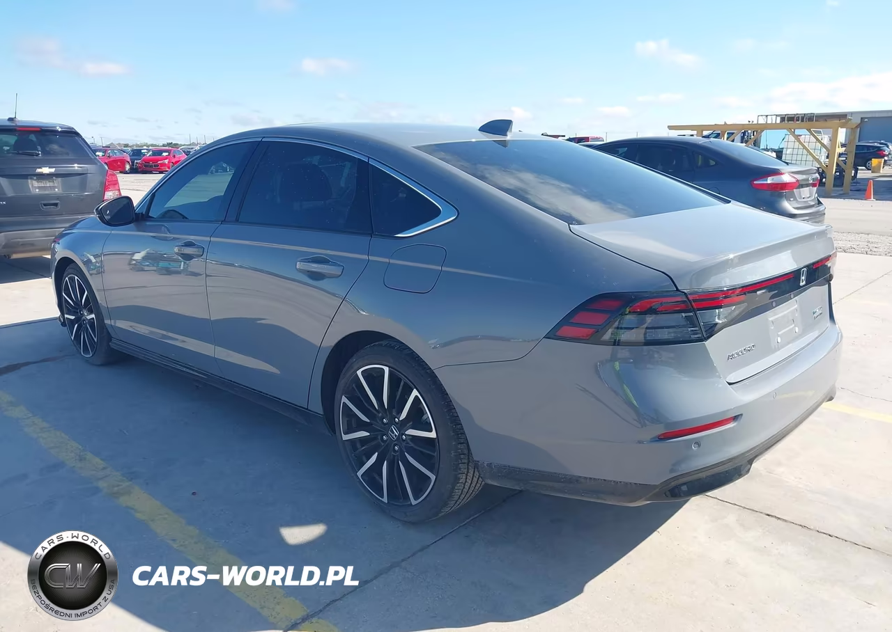 2023 Honda Accord Hybrid Touring VIN:1HGCY2F85PA023682 - 3