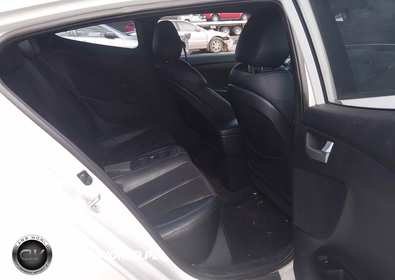 2013 Hyundai Veloster Turbo W-Blue VIN:KMHTC6AE8DU175575 - 8