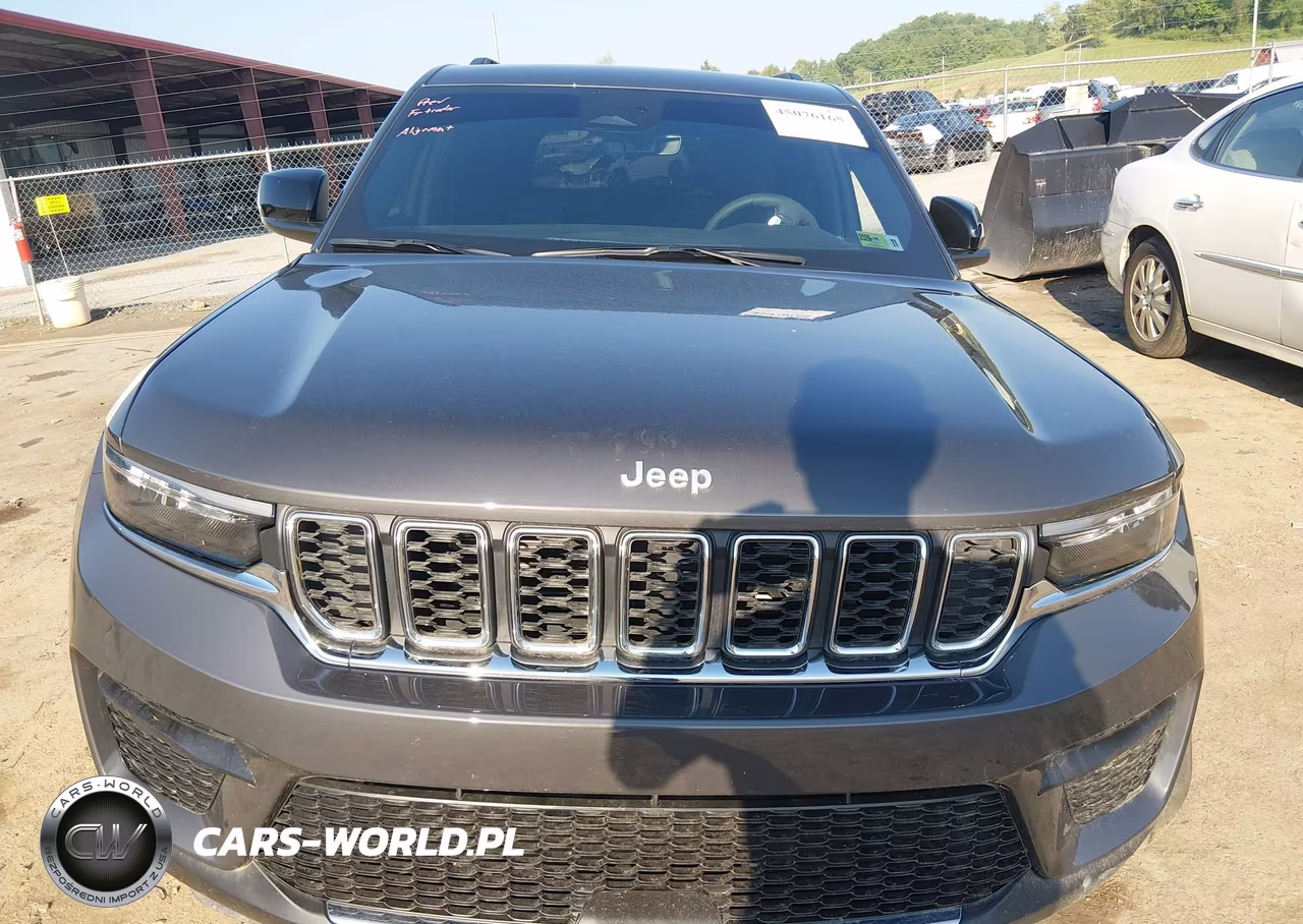 2025 Jeep Grand Cherokee Laredo X 4X4 VIN:1C4RJHAG7SC282878 - 13