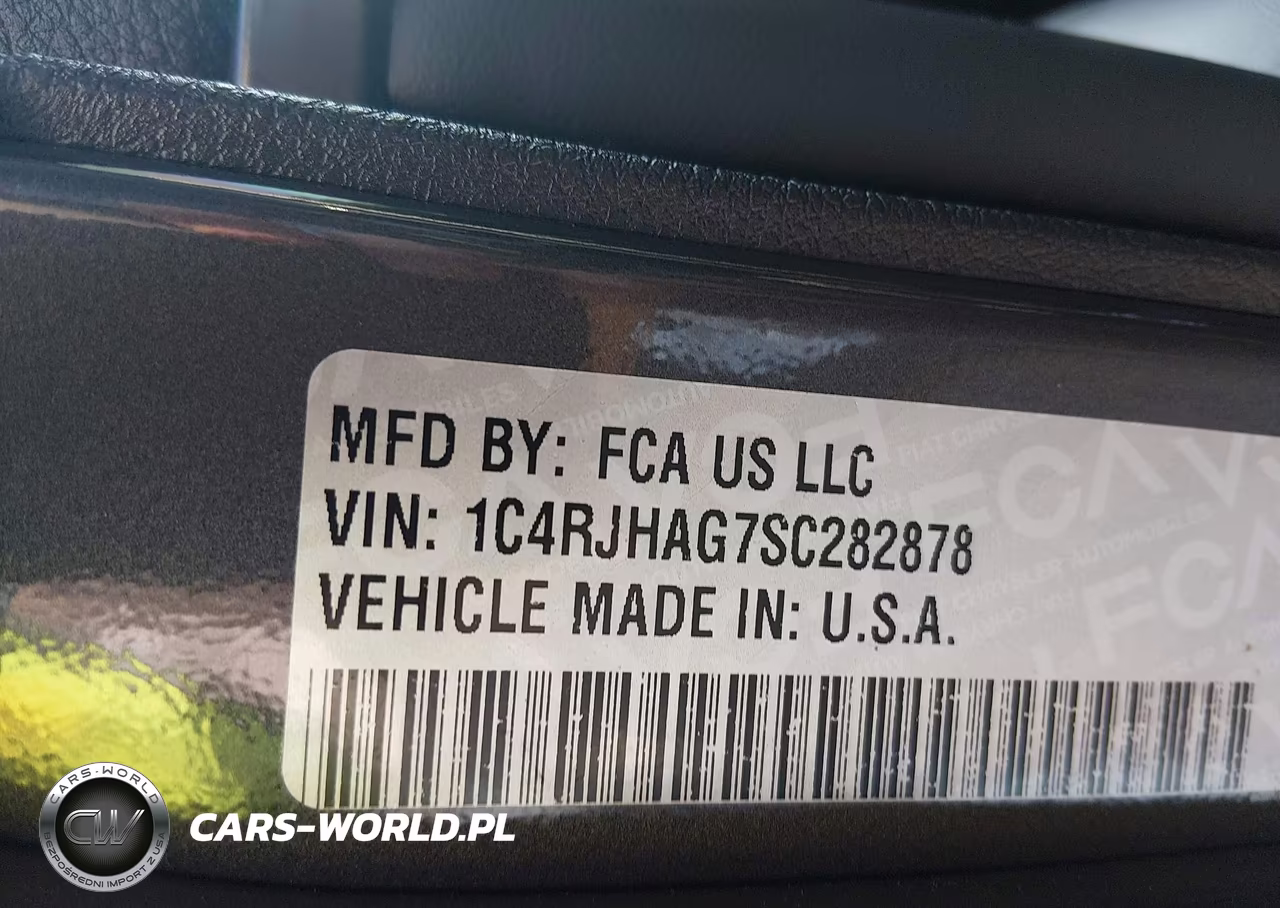 2025 Jeep Grand Cherokee Laredo X 4X4 VIN:1C4RJHAG7SC282878 - 9
