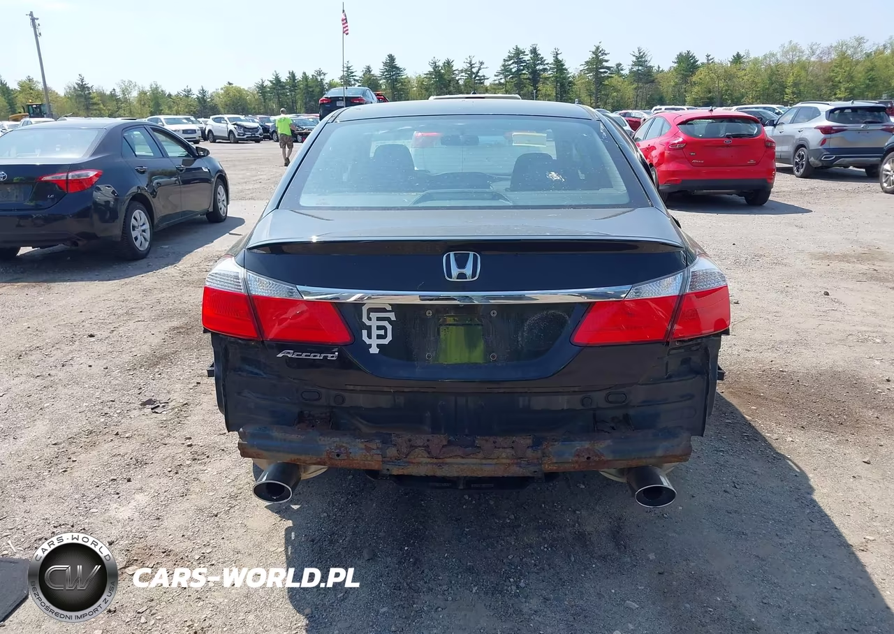 2015 Honda Accord Sport VIN:1HGCR2E56FA070464 - 16