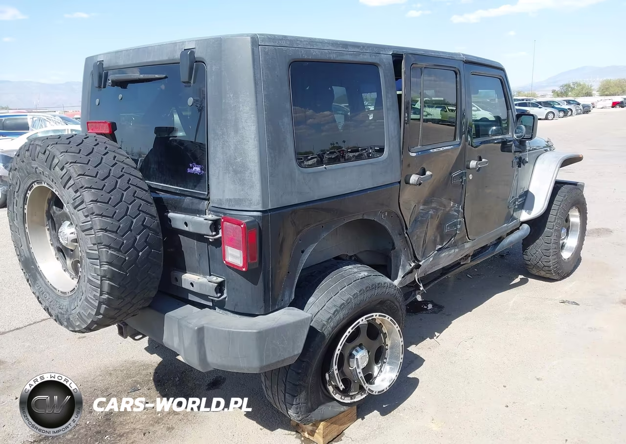 2008 Jeep Wrangler Unlimited X VIN:1J4GA39158L562232 - 4