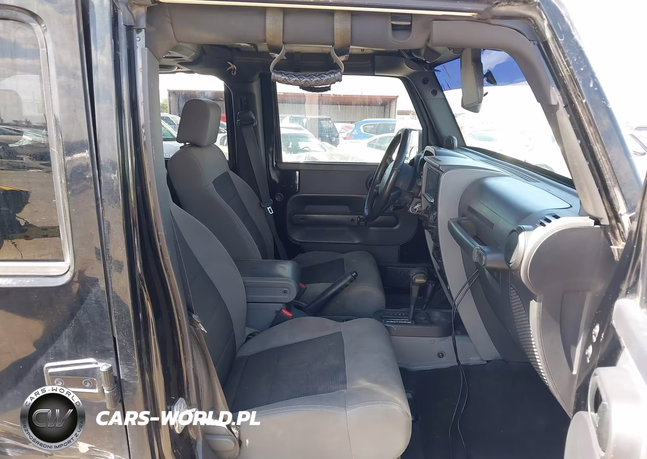 2008 Jeep Wrangler Unlimited X VIN:1J4GA39158L562232 - 5