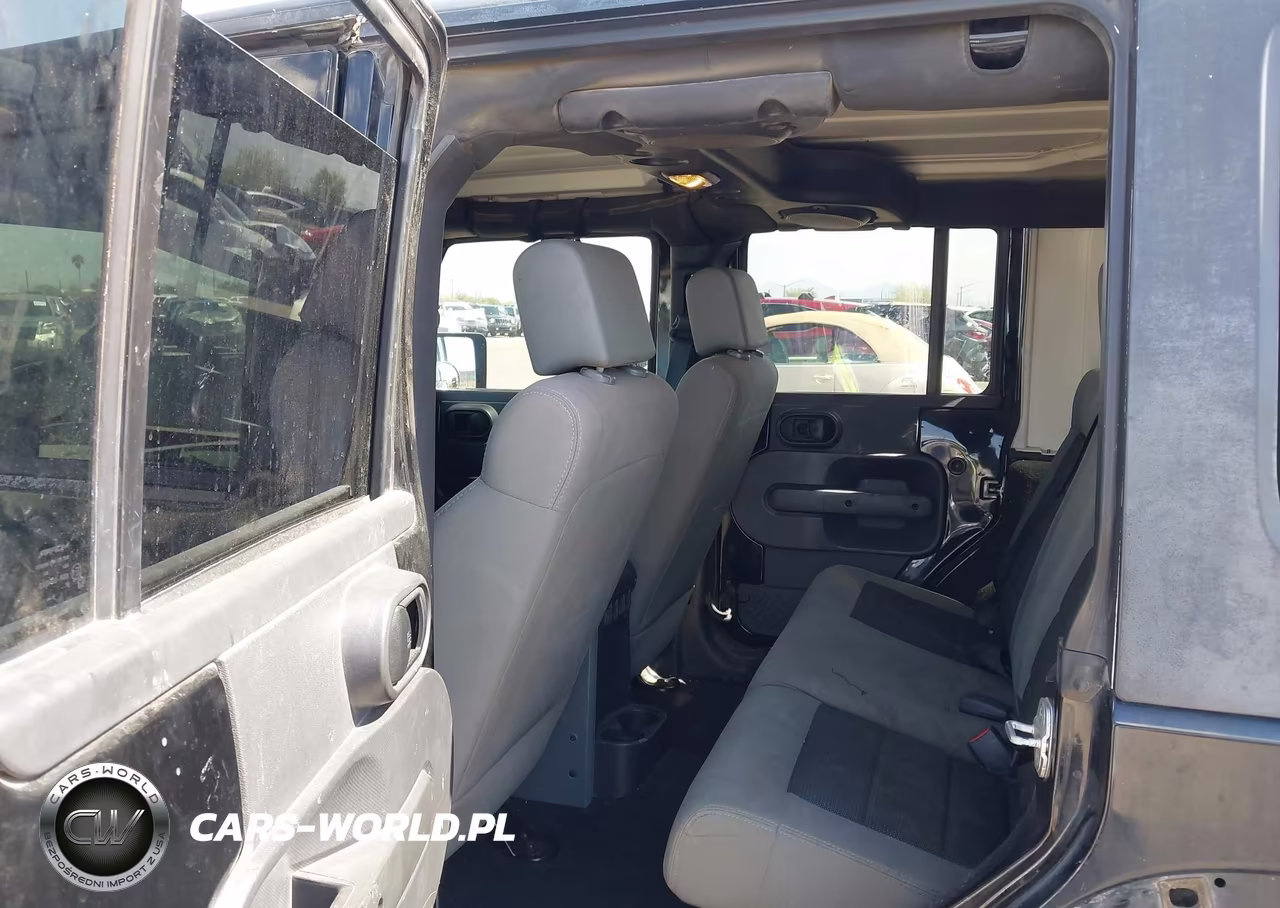 2008 Jeep Wrangler Unlimited X VIN:1J4GA39158L562232 - 8