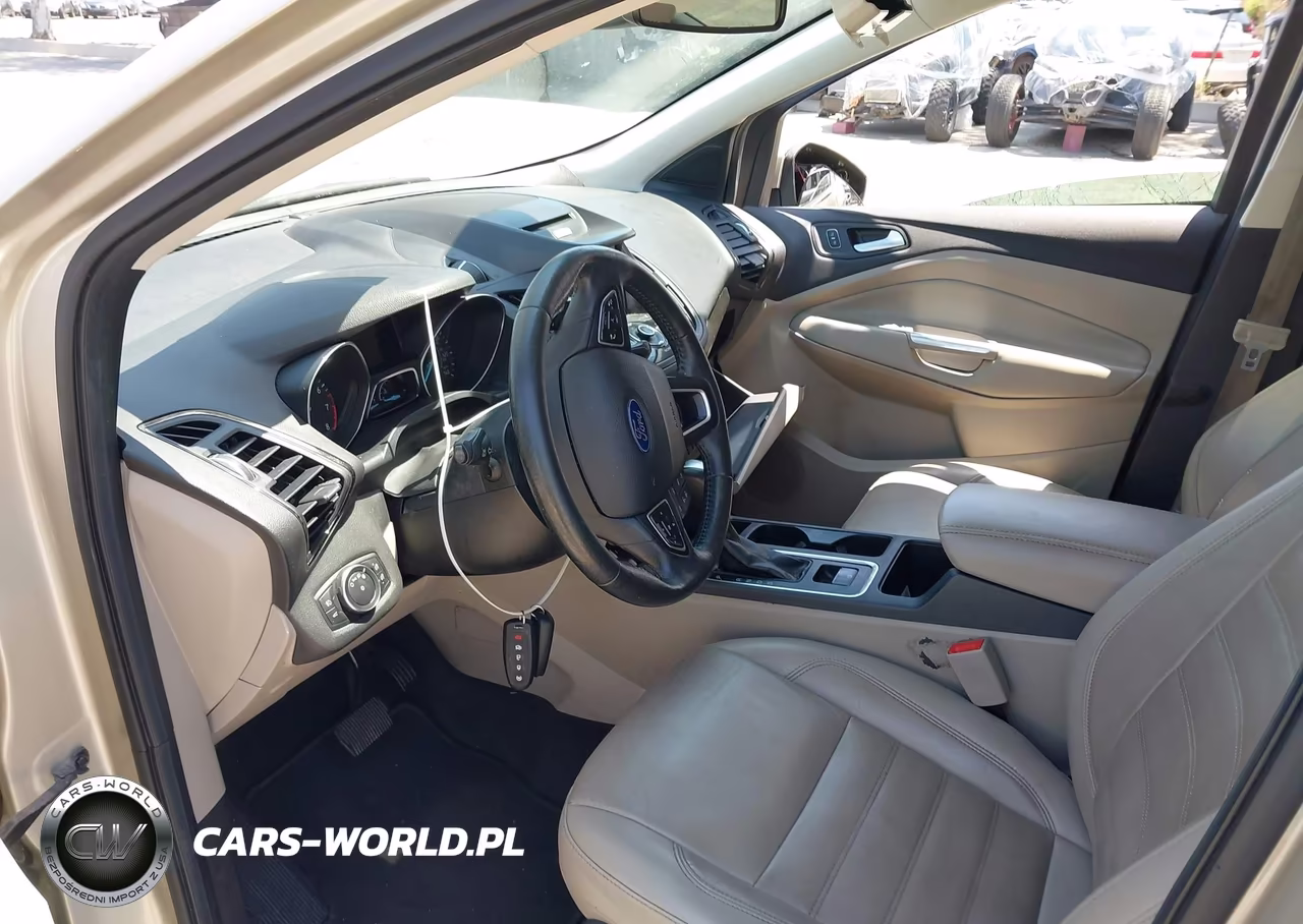 2017 Ford Escape Titanium VIN:1FMCU0JD3HUC88096 - 5