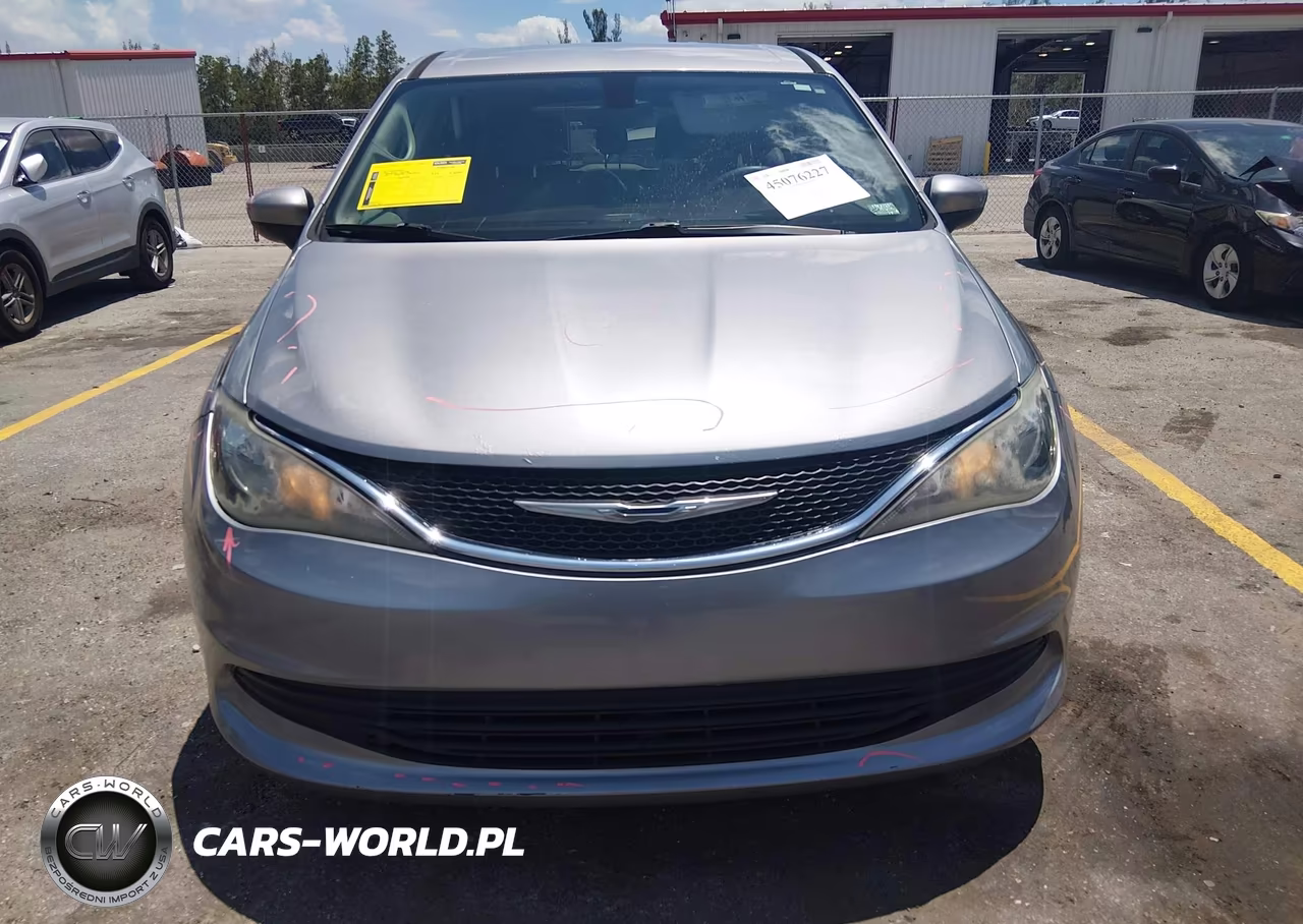 2017 Chrysler Pacifica Touring VIN:2C4RC1DGXHR594481 - 12