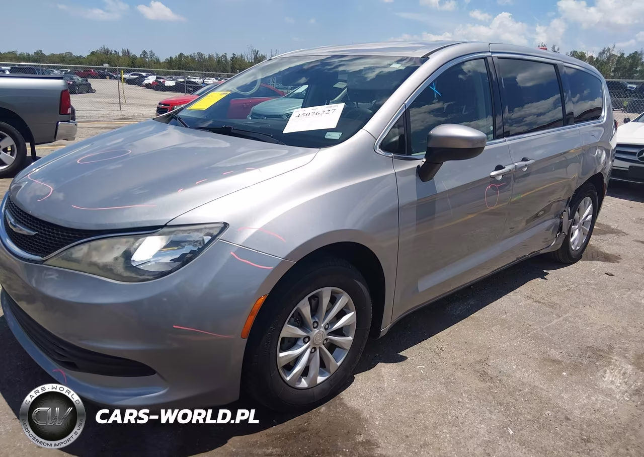 2017 Chrysler Pacifica Touring VIN:2C4RC1DGXHR594481 - 2