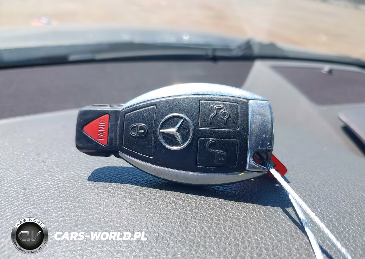 2010 Mercedes-Benz C 300 Luxury-Sport VIN:WDDGF5EB5AR131612 - 11