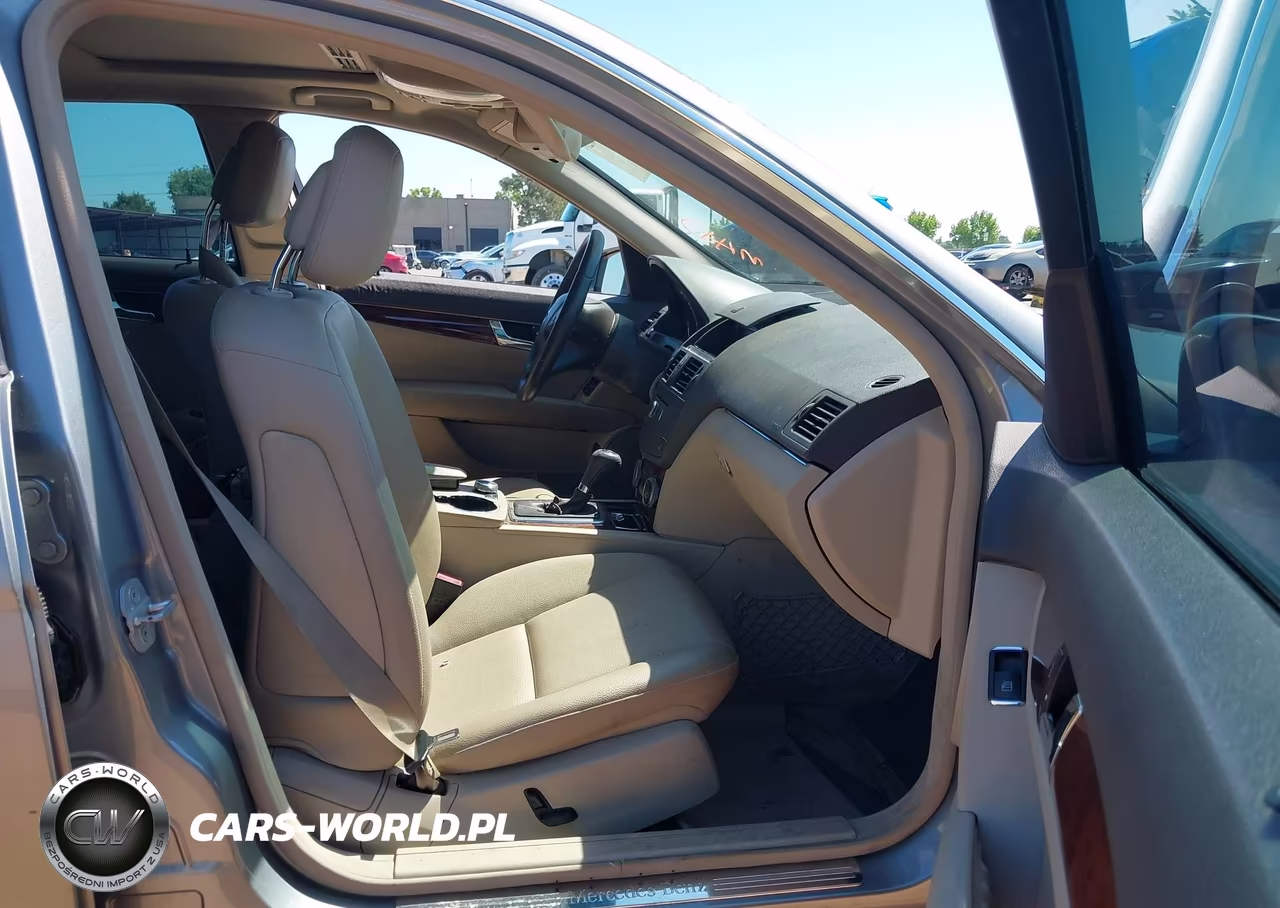 2010 Mercedes-Benz C 300 Luxury-Sport VIN:WDDGF5EB5AR131612 - 5