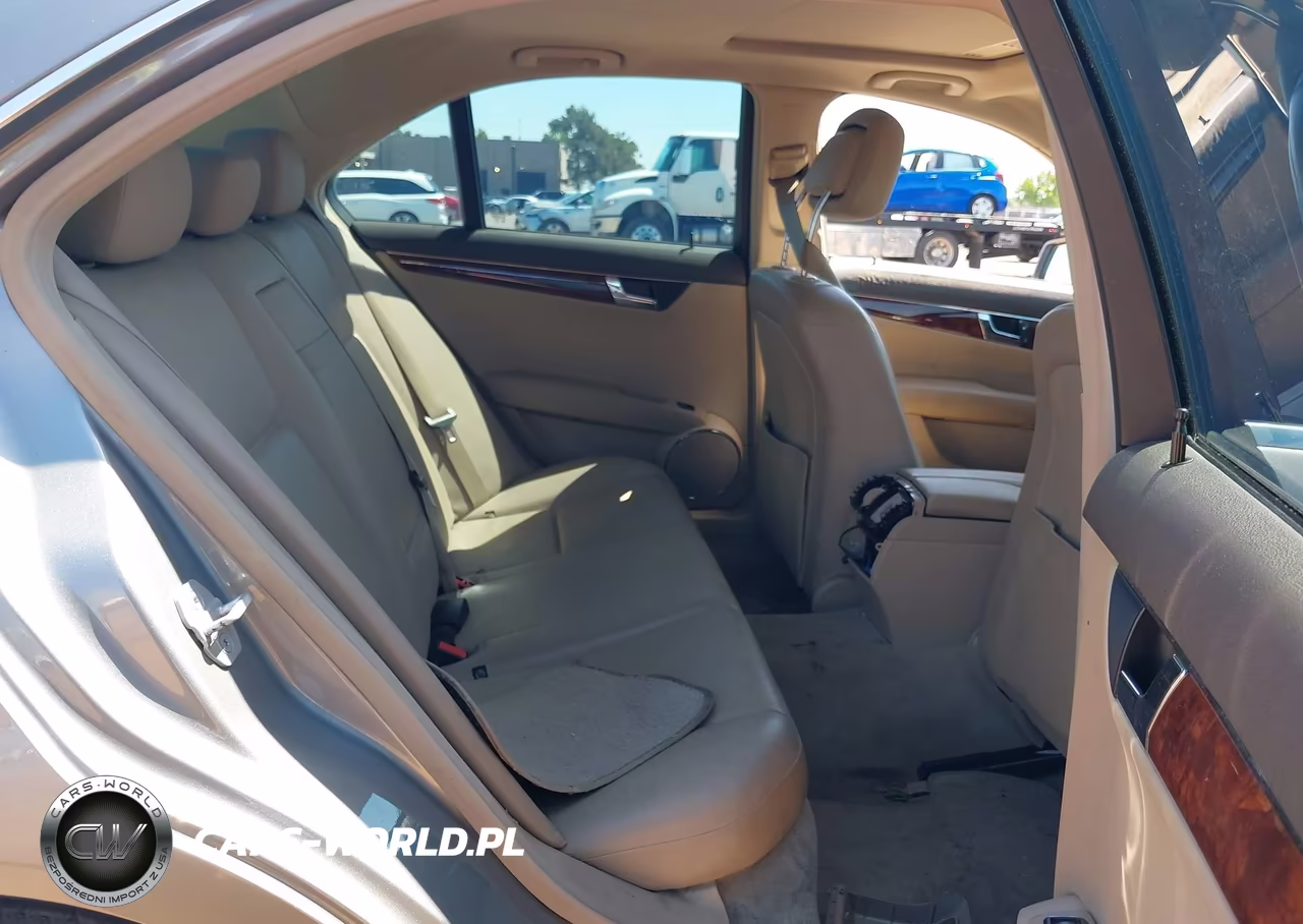 2010 Mercedes-Benz C 300 Luxury-Sport VIN:WDDGF5EB5AR131612 - 8