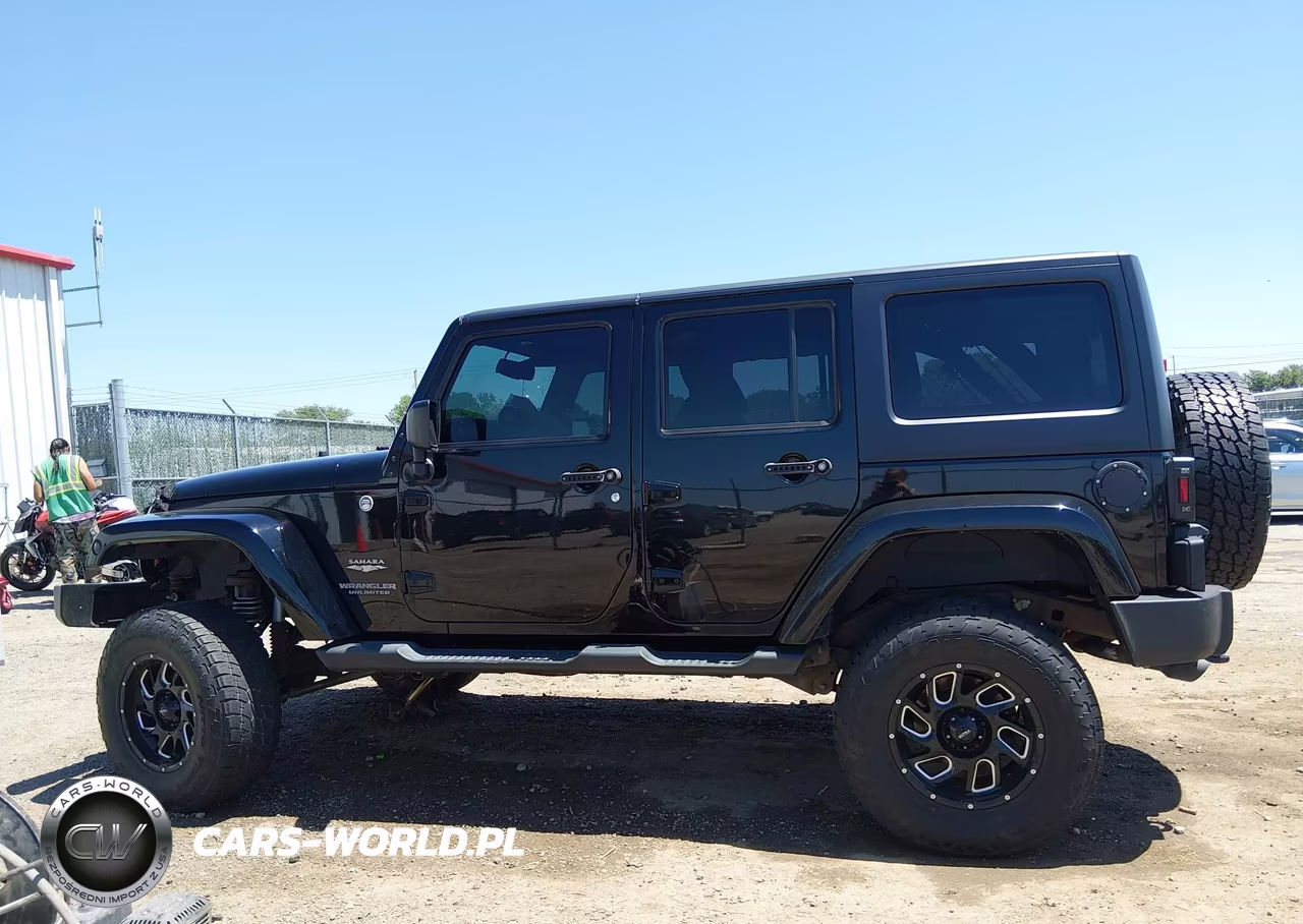 2014 Jeep Wrangler Unlimited Sahara VIN:1C4BJWEG8EL282067 - 14