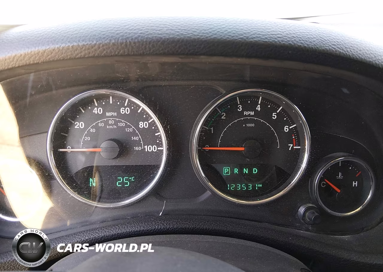 2014 Jeep Wrangler Unlimited Sahara VIN:1C4BJWEG8EL282067 - 7