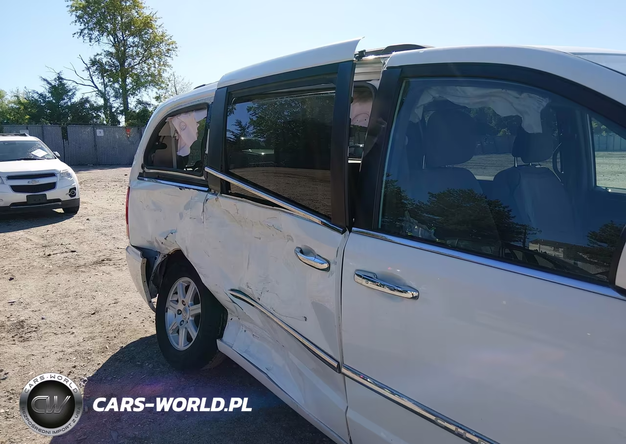 2011 Chrysler Town & Country Touring VIN:2A4RR5DG3BR765885 - 14