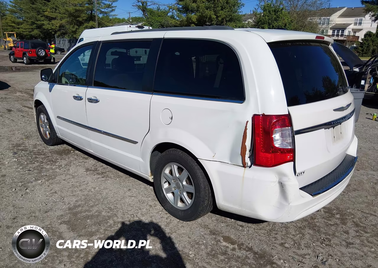 2011 Chrysler Town & Country Touring VIN:2A4RR5DG3BR765885 - 3