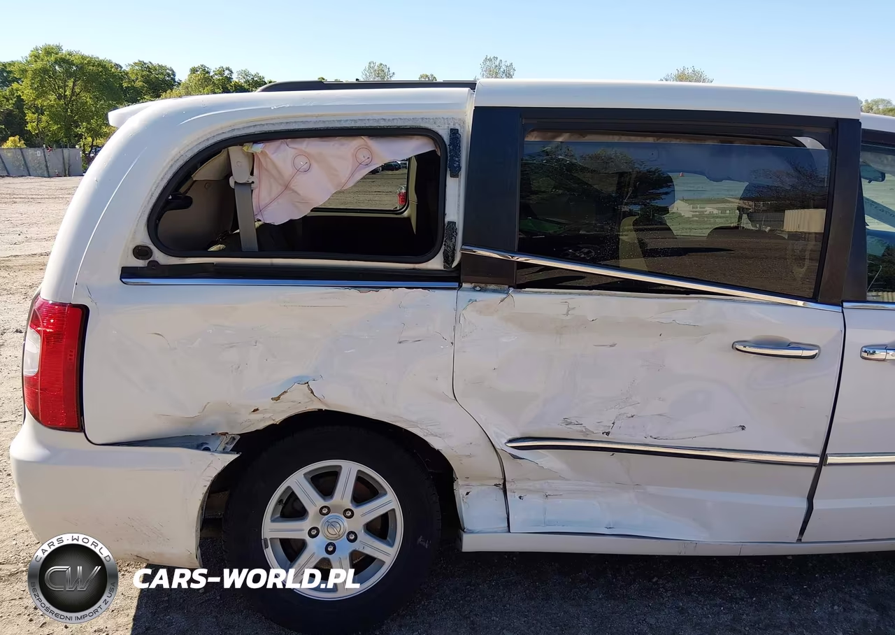 2011 Chrysler Town & Country Touring VIN:2A4RR5DG3BR765885 - 6