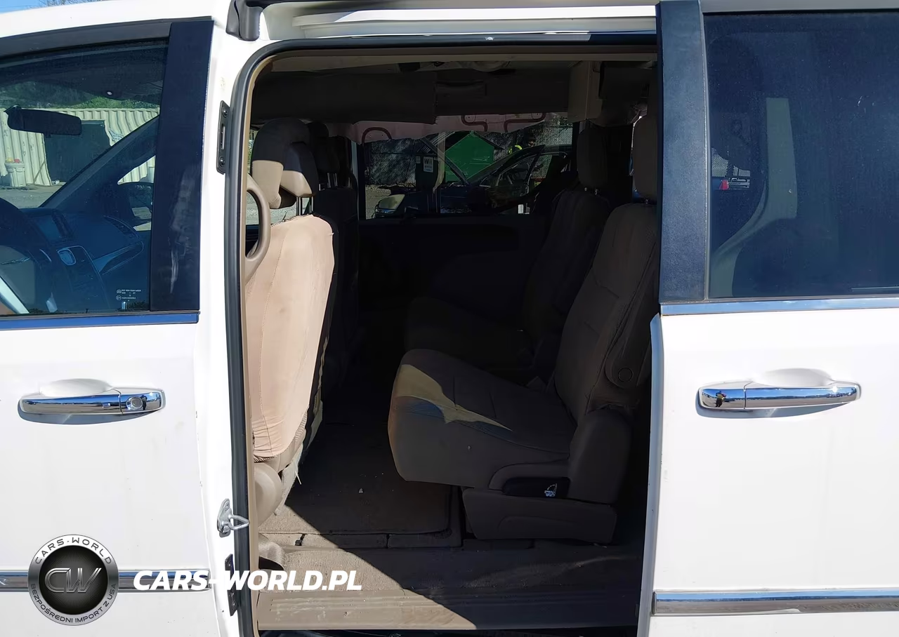 2011 Chrysler Town & Country Touring VIN:2A4RR5DG3BR765885 - 8