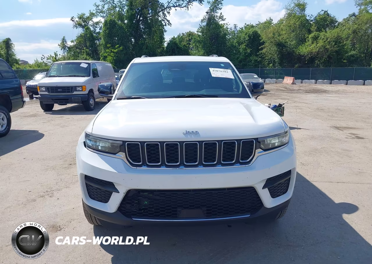 2025 Jeep Grand Cherokee Laredo X 4X4 VIN:1C4RJHAG4SC291554 - 12