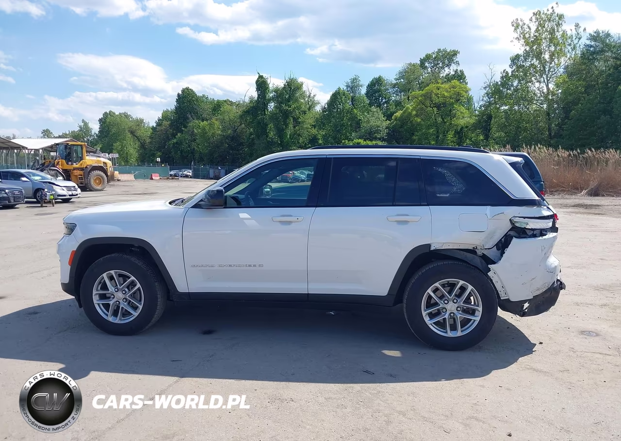 2025 Jeep Grand Cherokee Laredo X 4X4 VIN:1C4RJHAG4SC291554 - 14