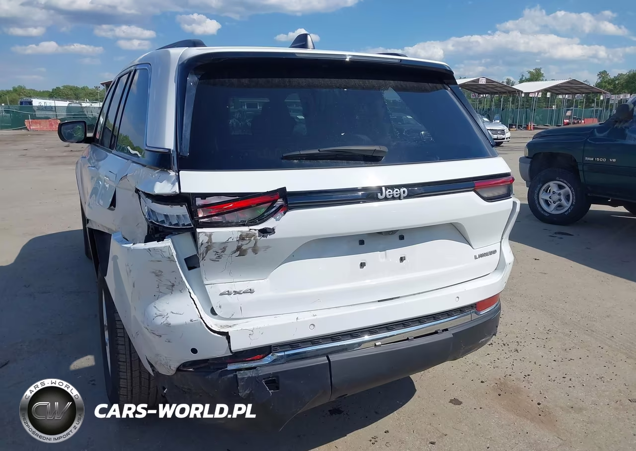 2025 Jeep Grand Cherokee Laredo X 4X4 VIN:1C4RJHAG4SC291554 - 17