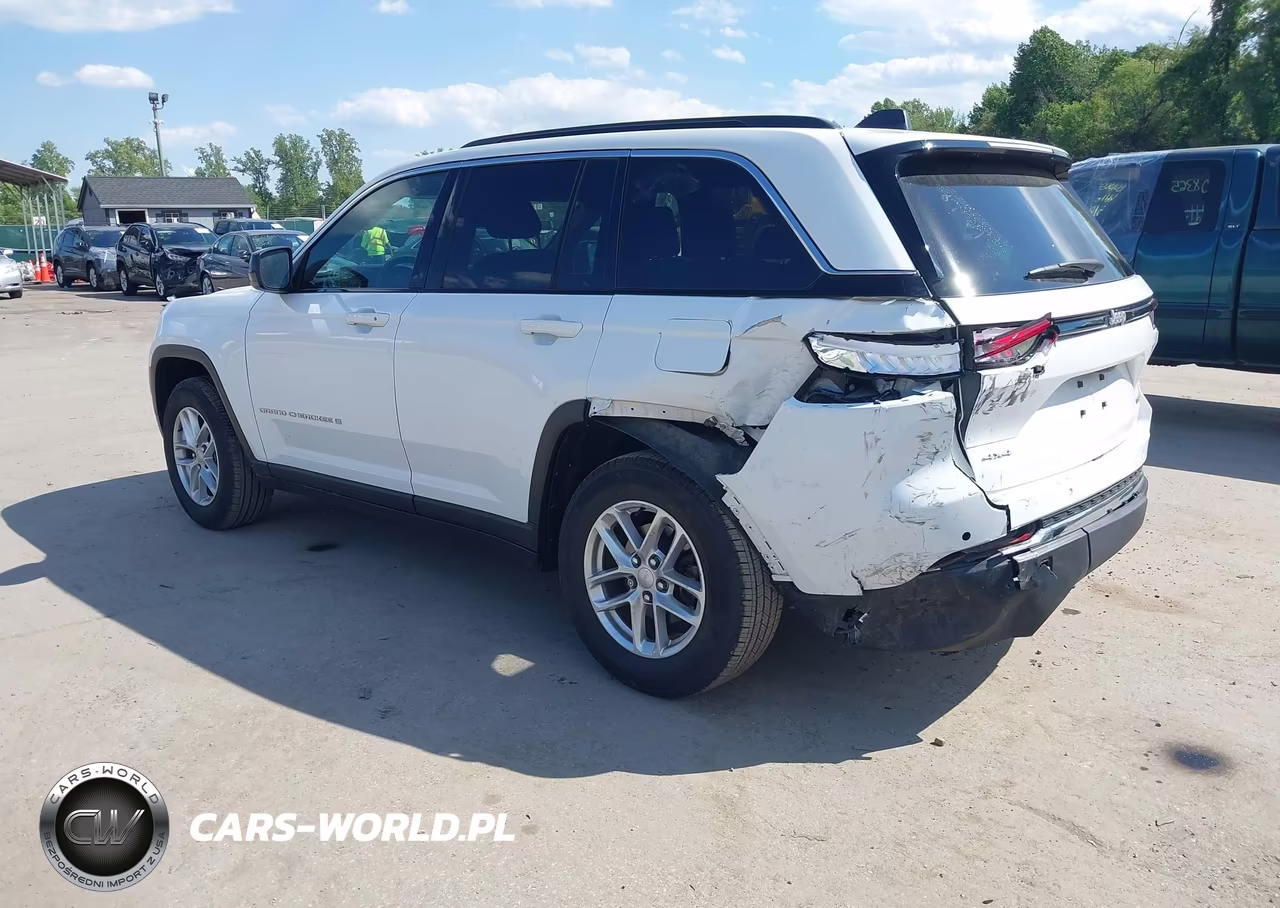 2025 Jeep Grand Cherokee Laredo X 4X4 VIN:1C4RJHAG4SC291554 - 3