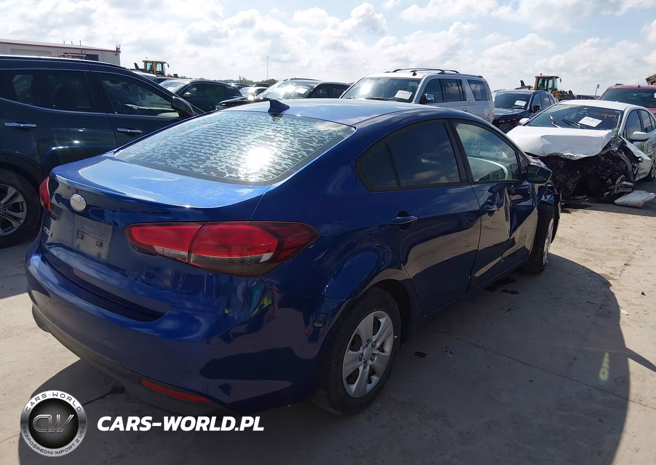 2018 Kia Forte Lx VIN:3KPFK4A70JE209917 - 4