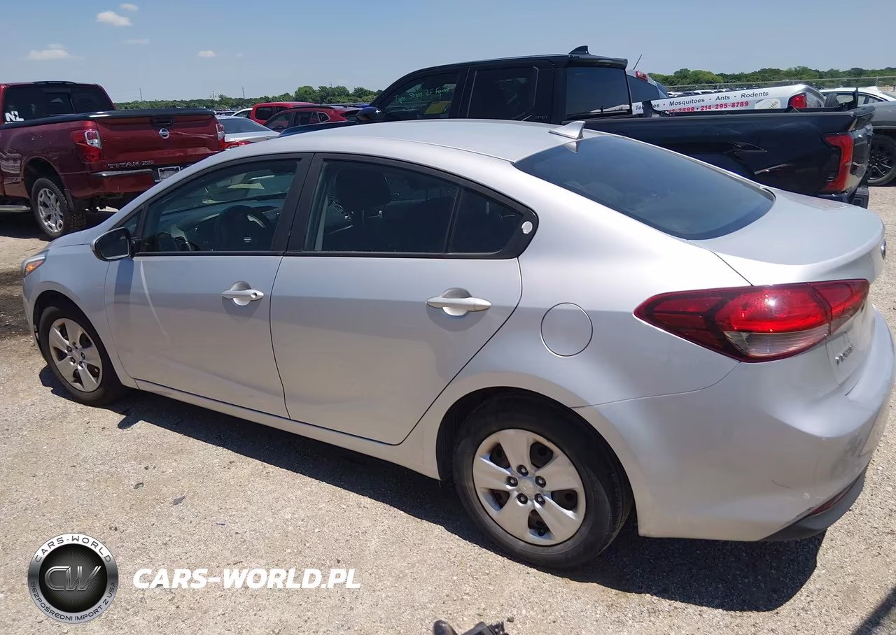 2018 Kia Forte Lx VIN:3KPFK4A70JE272631 - 3