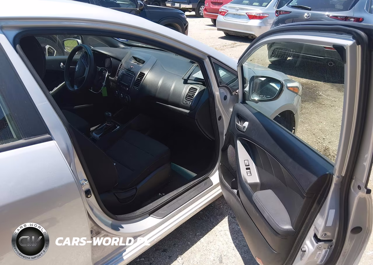 2018 Kia Forte Lx VIN:3KPFK4A70JE272631 - 5