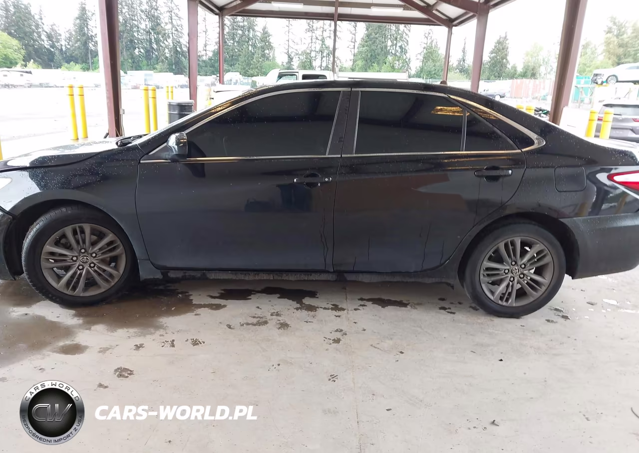 2015 Toyota Camry Se VIN:4T1BF1FK1FU960768 - 15