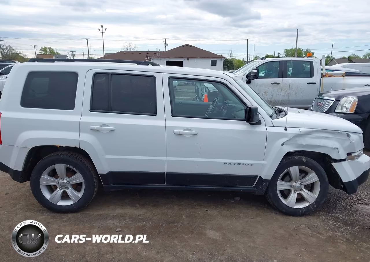 2016 Jeep Patriot Latitude VIN:1C4NJPFB4GD777031 - 13