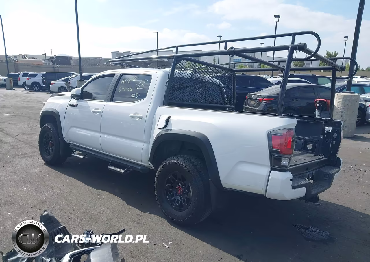 2017 Toyota Tacoma Trd Pro VIN:5TFCZ5AN8HX114938 - 3